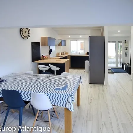 Agence Europ Atlantique - La Palmyre - Belle Tremiere Renovee A Neuf Avec Patio 4 Pieces 6 Personnes * Les Mathes
